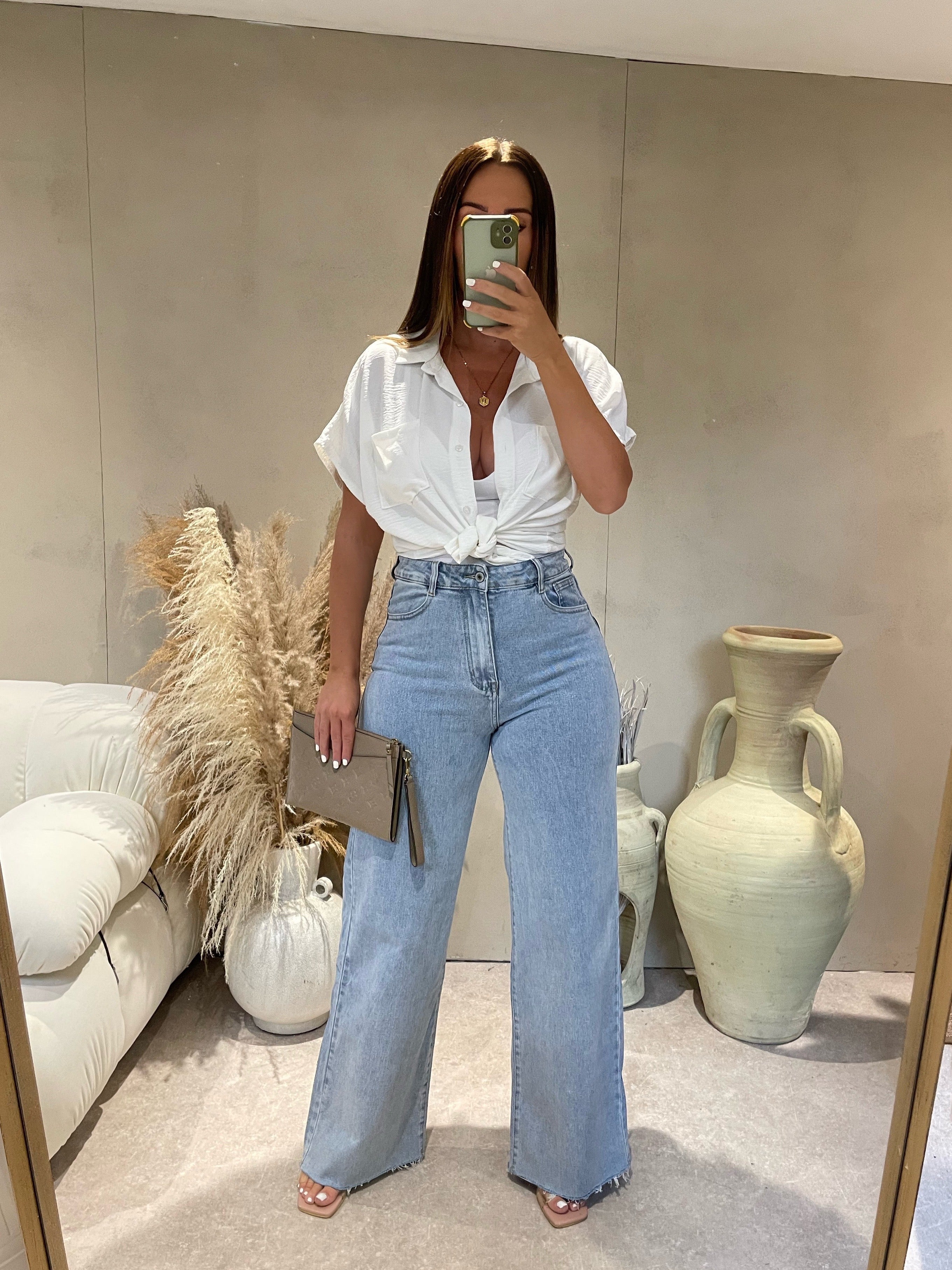 Trendy uitlopende jeans | Onni